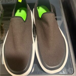 Oofos Women's OOmg eeZee Low Casual Shoes